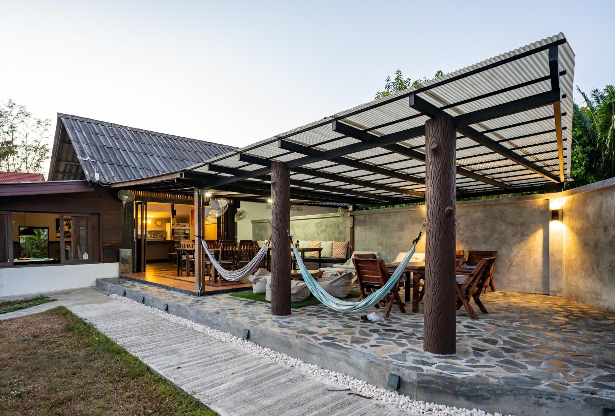 Phatcharee Resort Baan Tai Esterno foto