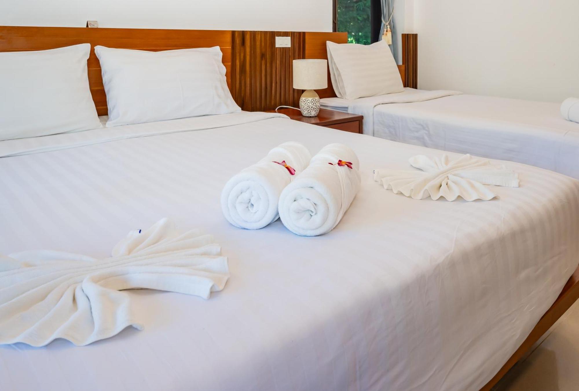 Phatcharee Resort Baan Tai Esterno foto