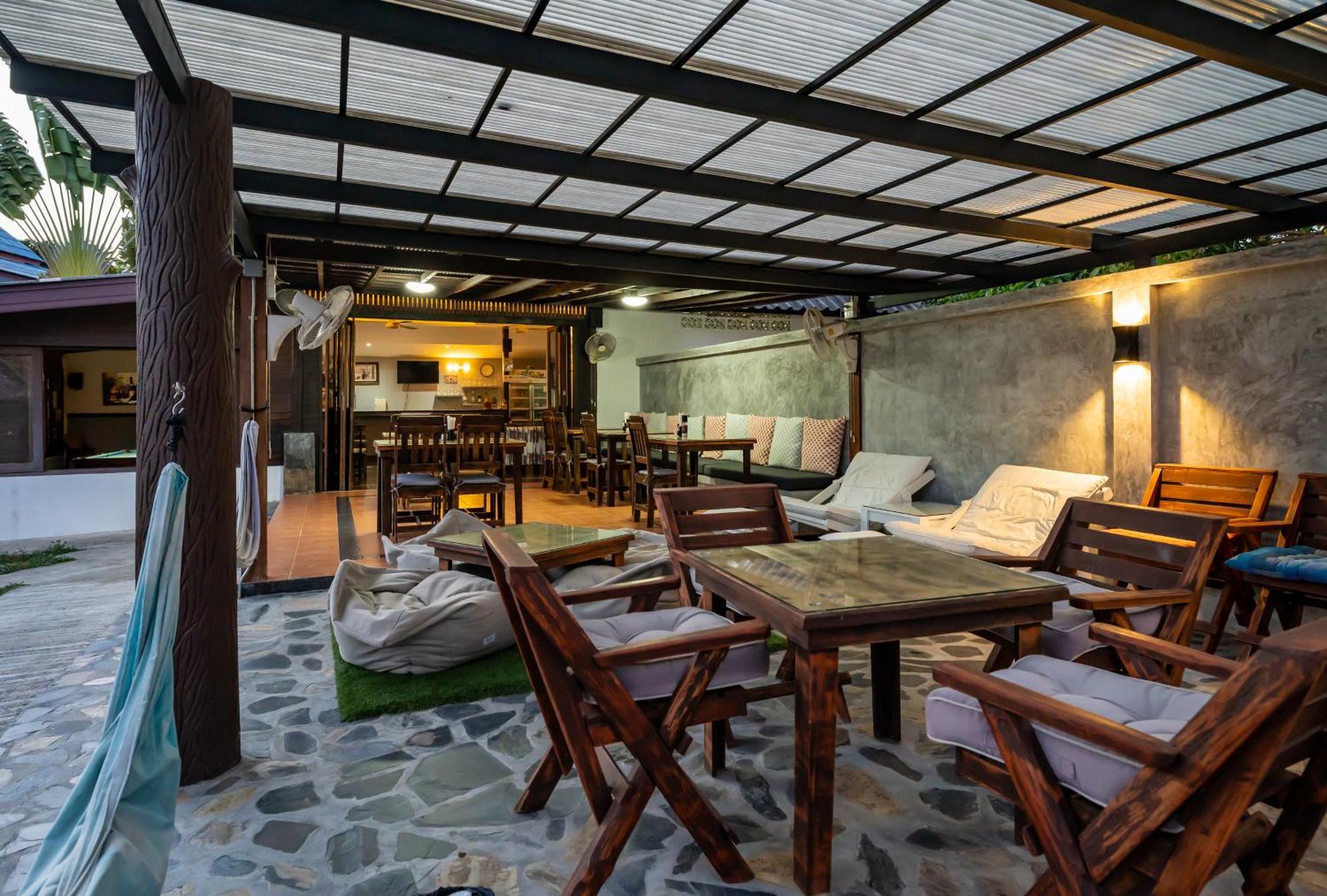 Phatcharee Resort Baan Tai Esterno foto