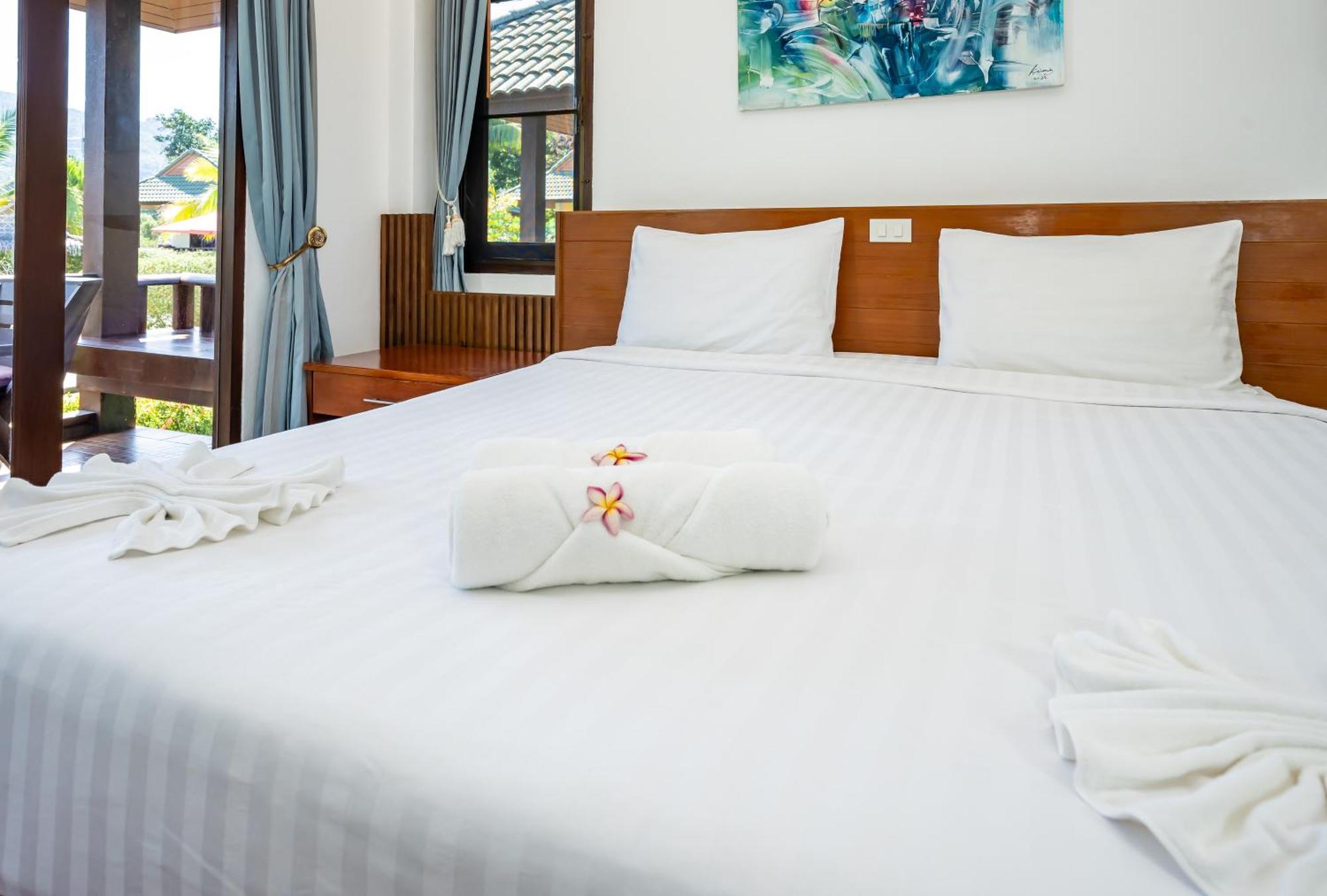 Phatcharee Resort Baan Tai Esterno foto