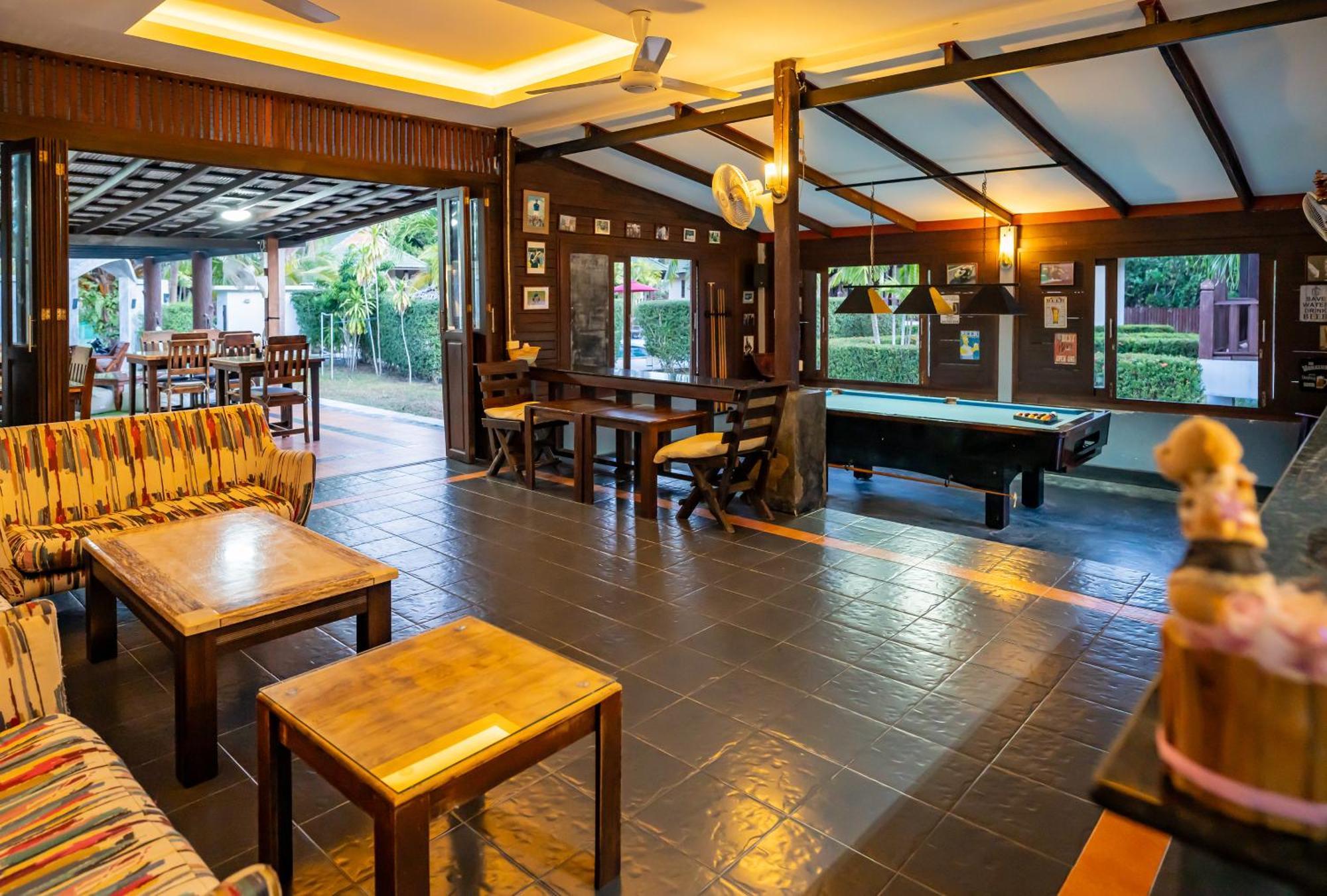 Phatcharee Resort Baan Tai Esterno foto