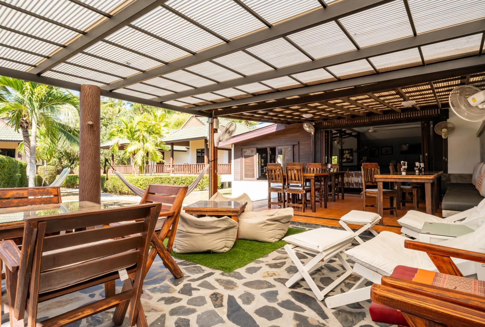 Phatcharee Resort Baan Tai Esterno foto