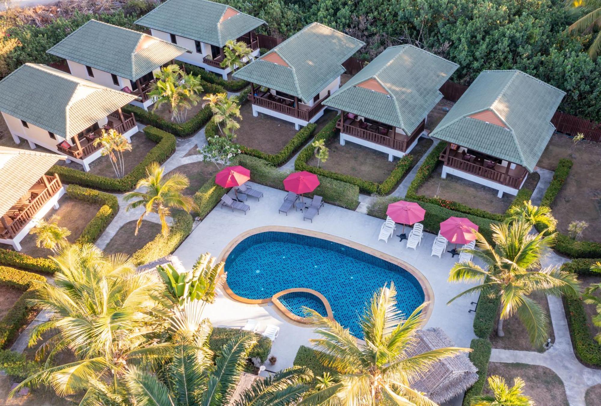 Phatcharee Resort Baan Tai Esterno foto