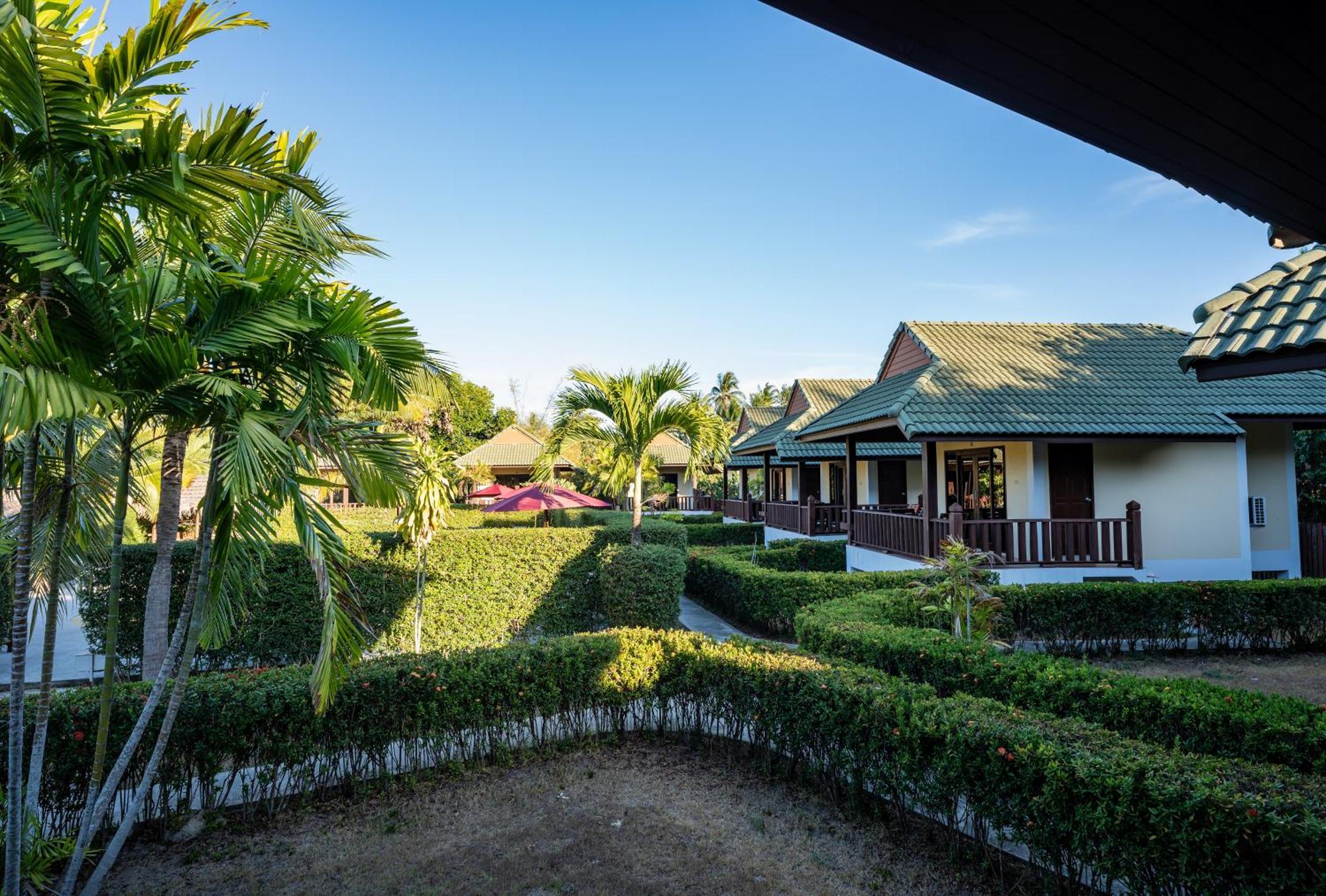 Phatcharee Resort Baan Tai Esterno foto