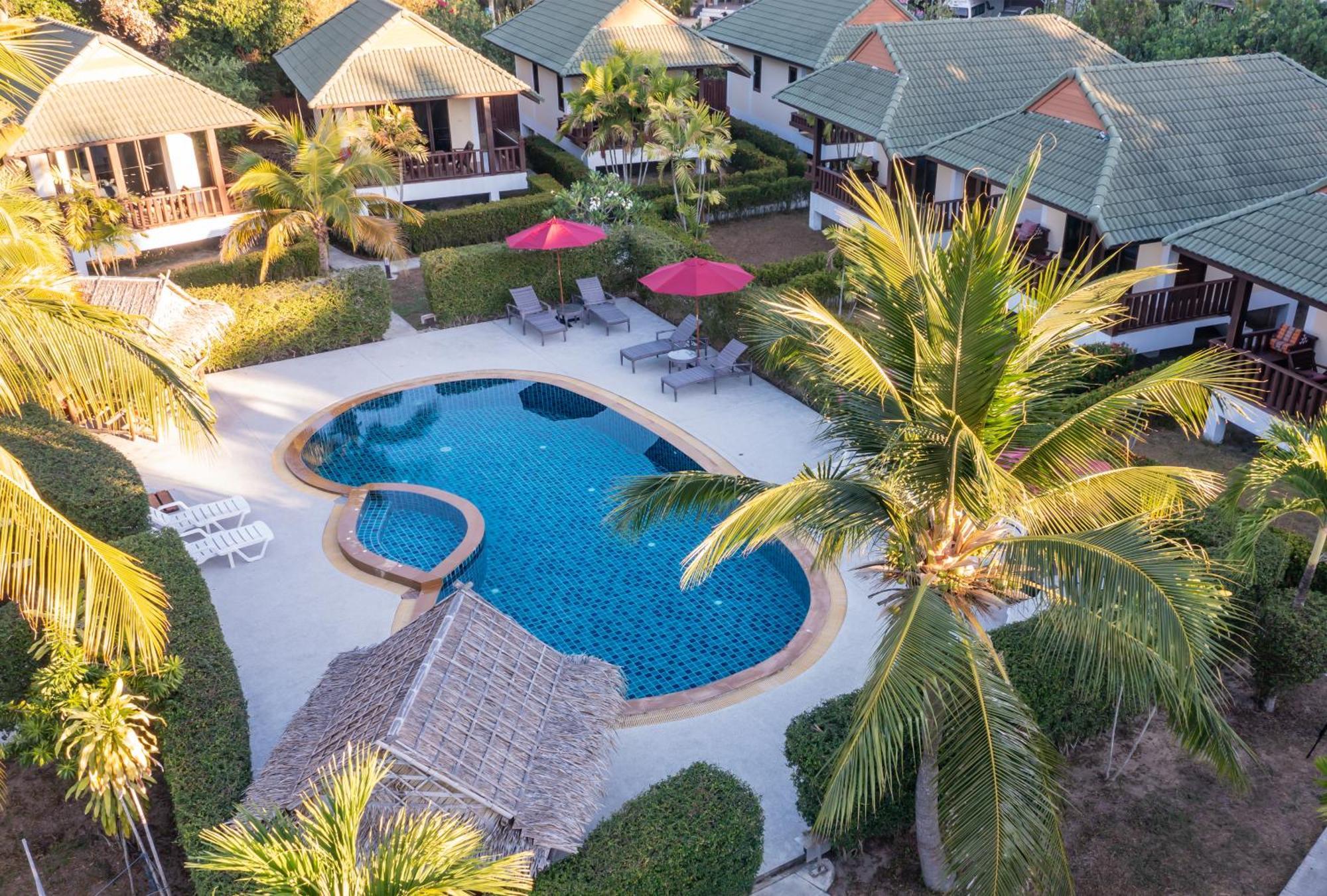 Phatcharee Resort Baan Tai Esterno foto