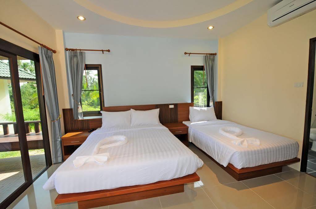 Phatcharee Resort Baan Tai Esterno foto
